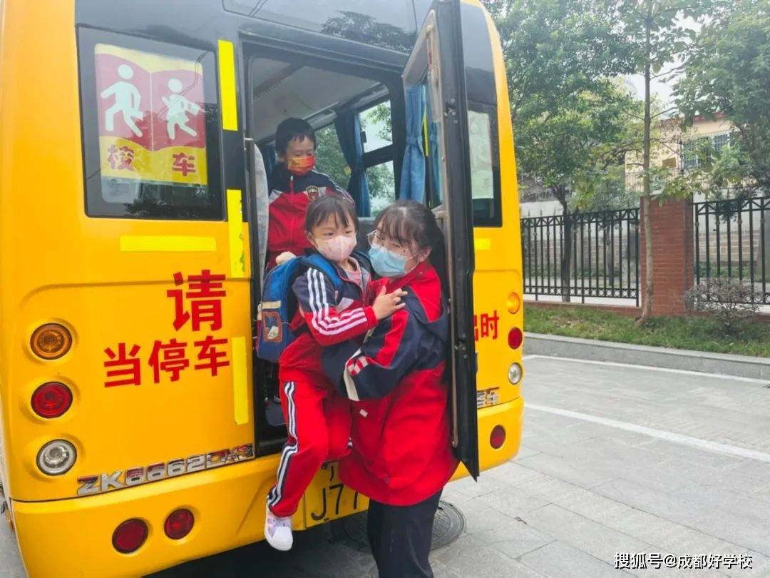 遇事不慌，聽從指揮！柏林陽光幼兒園校車安全演練，為愛護航！