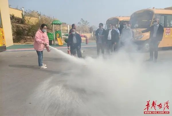廣發鎮中心幼兒園開展校車安全及消防應急疏散演練/ 廣發鎮中心幼兒園開展校車安全及消防應急疏散演練