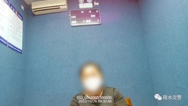 超員260%！陵水公安交警查獲一起“黑校車”嚴(yán)重超員！