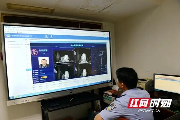 平安托起明天的太陽——常德市公安局交警支隊校車安全管理工作紀實