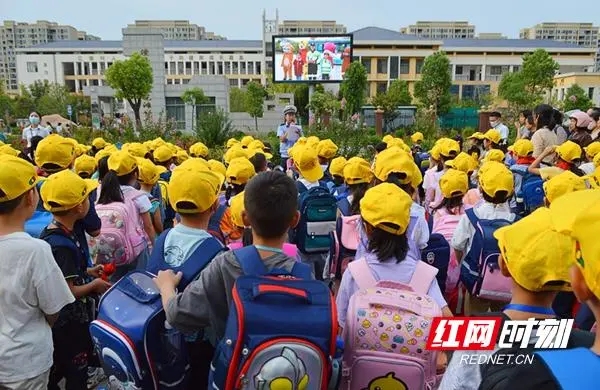 平安托起明天的太陽——常德市公安局交警支隊校車安全管理工作紀實