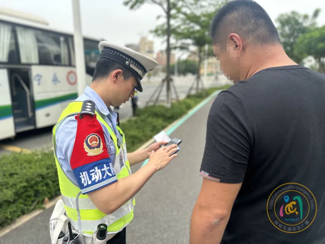 兩輛“黑校車”,被查! 兩輛“黑校車”,被查!