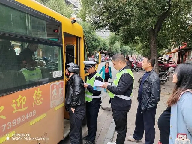 轅門口街道:為愛護航,鋪好平安“求學”路 轅門口街道:為愛護航,鋪好平安“求學”路