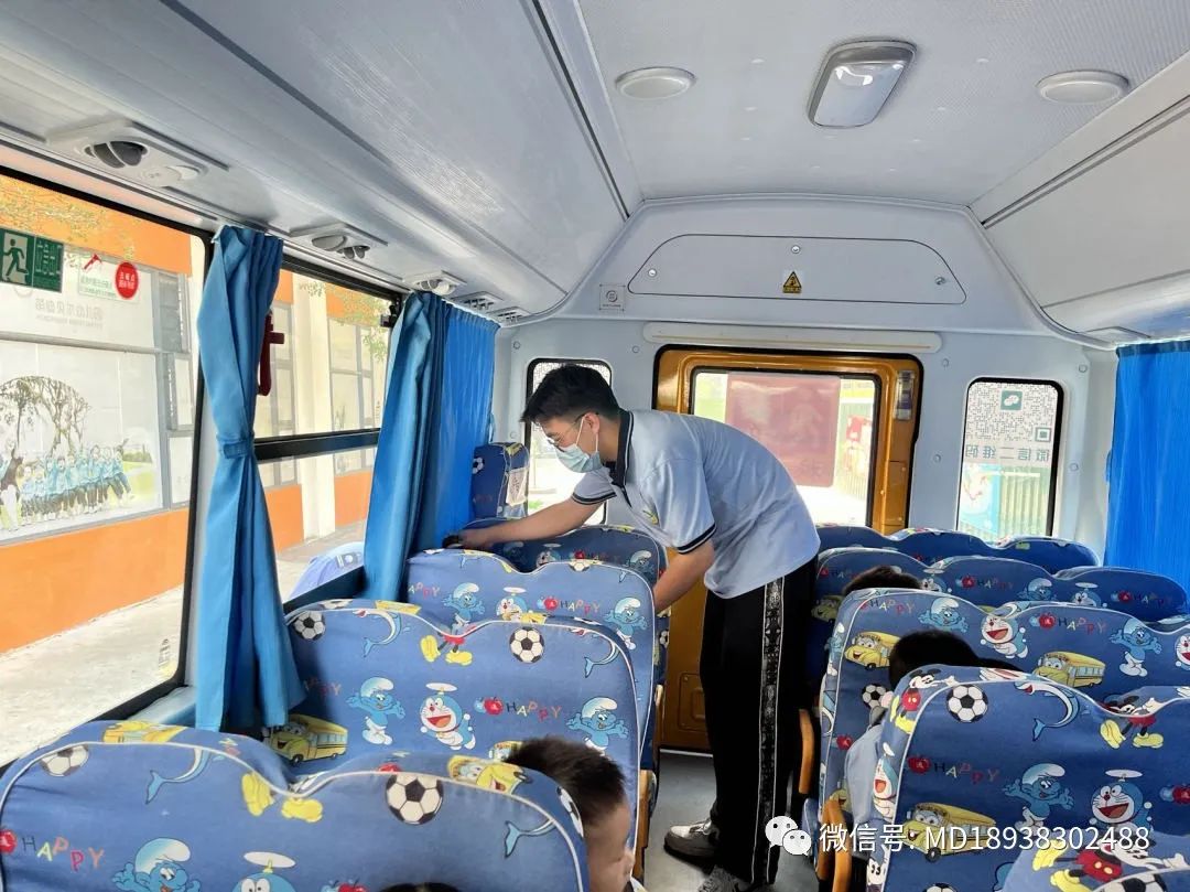 平安乘車 用心護航|萌迪幼兒園校車安全逃生演練 圖片