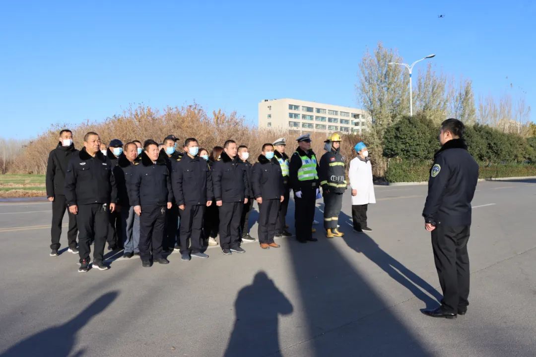 東阿縣舉行校車安全應急演練活動/ 圖片