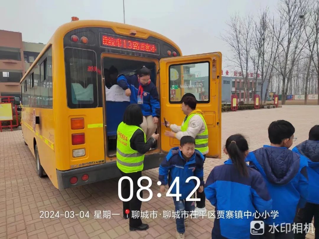 《心系安全,平安乘車》——賈寨鎮中心小學校車隱患排查及安全演練 圖片