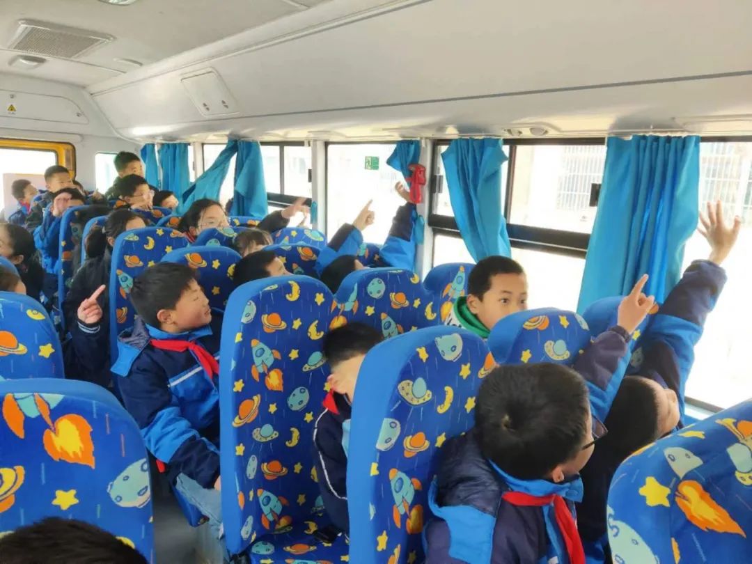 《心系安全,平安乘車》——賈寨鎮中心小學校車隱患排查及安全演練 圖片