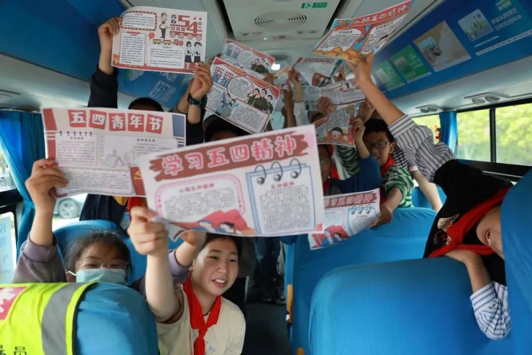 幸福校車(chē) 一路“童”行