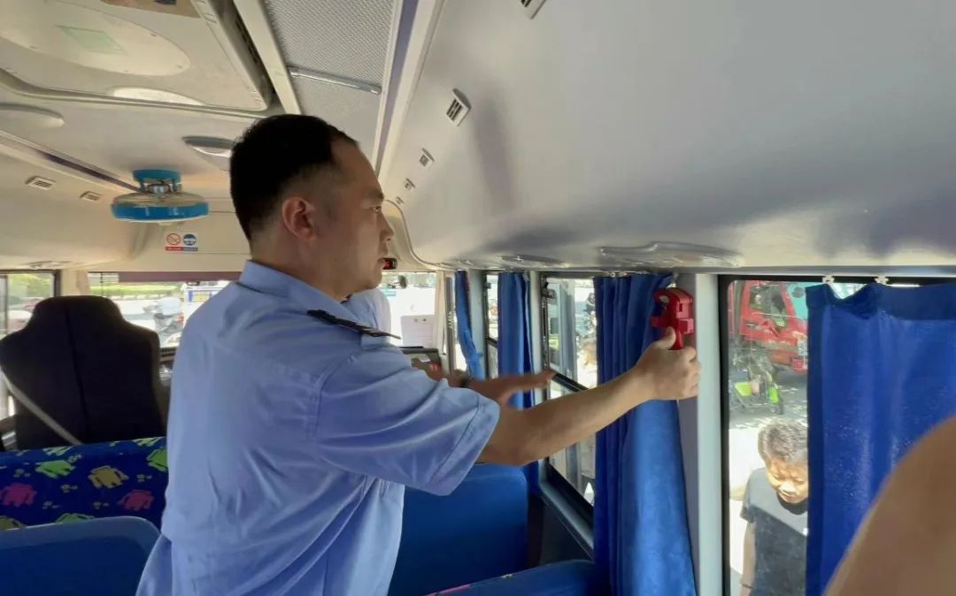 夏季行動|濮陽交警開展校車安全大檢查 圖片