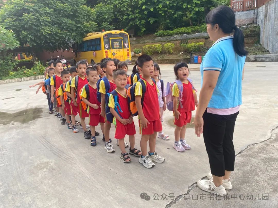 【以演筑“防 ” 安全“童”行】——宅梧鎮中心幼兒園校車安全演練 圖片