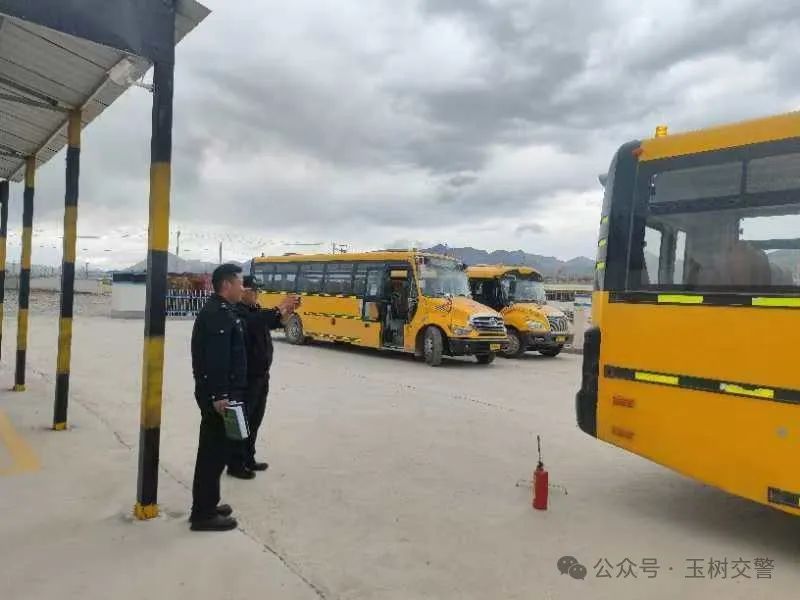 玉樹州公安局交警支隊“強部署 嚴把關”完成全州校車標牌核發工作 圖片