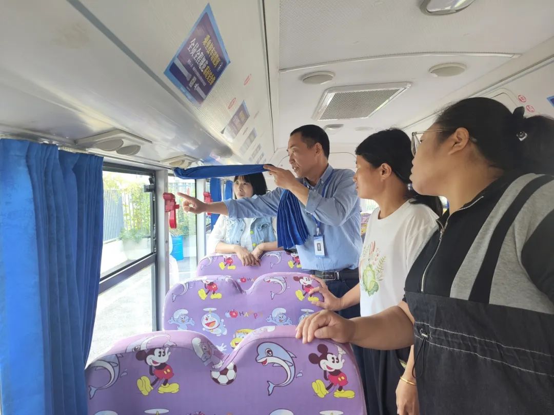 以練筑防 安全啟航 | 興化市陽山幼兒園校車安全應急疏散演練 圖片