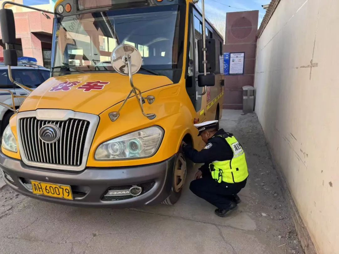 【冬季行動】都蘭交警開展校車安全檢查工作 圖片