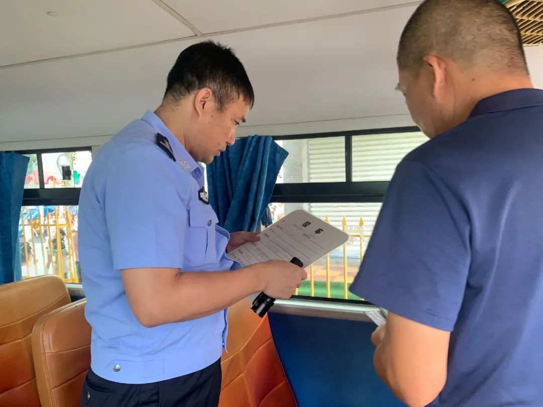 【平安校園】嚴把校車“安全關”——石獅市英才幼兒園迎接校車安全檢查