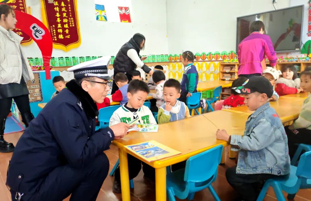 冬季行動 | 擰緊校車“安全閥” 守護學生“平安路”