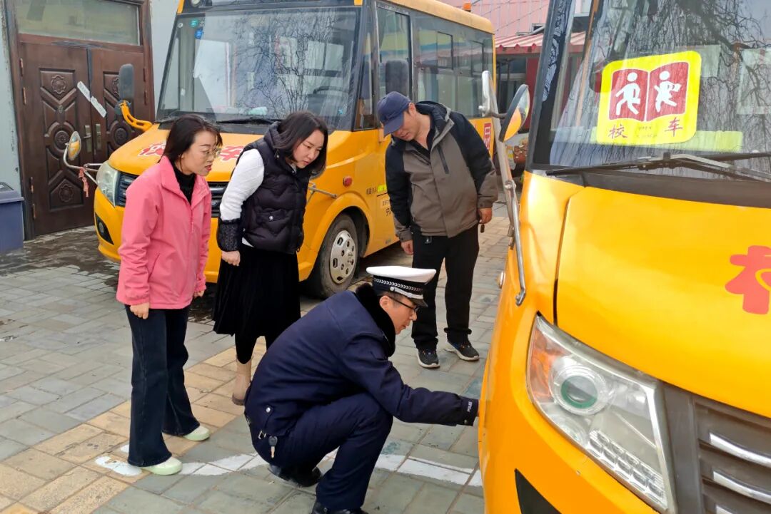 冬季行動 | 擰緊校車“安全閥” 守護學生“平安路”