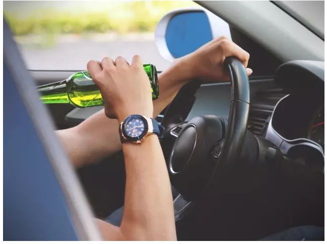 5個小妙招，讓你冷天開車不犯困！