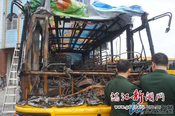 赤坎一幼兒園空載校車自燃 無人員傷亡(圖)