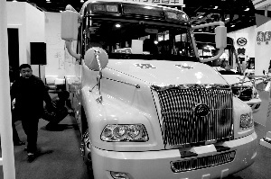 國際校車展在京舉行 援外型校車銷量倆月勝一年 