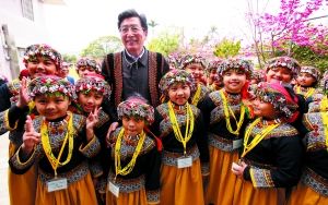 大陸向臺灣山鄉捐贈9輛校車