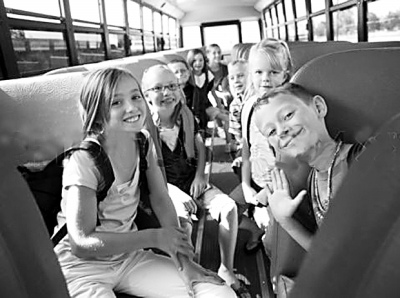 孩子是最寶貴財富 奧地利校車安全措施一瞥(圖) 孩子是最寶貴財富 奧地利校車安全措施一瞥(圖)