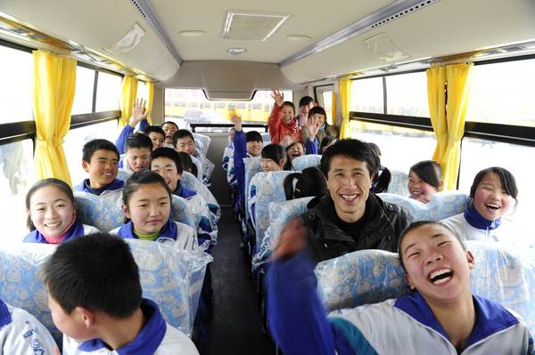 寧夏中衛40輛“大鼻子”校車上崗了