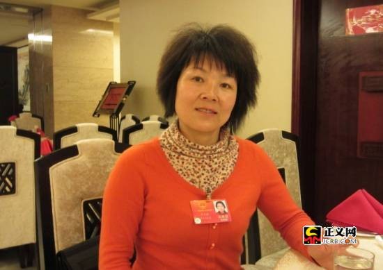 賈迎春代表:像配置課本一樣配置校車