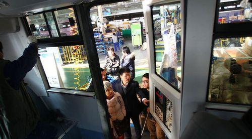 探秘中國(guó)“最牛”校車(chē)生產(chǎn)基地（圖）