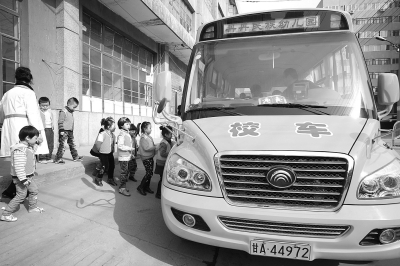 甘肅省“大鼻子”校車超 50輛