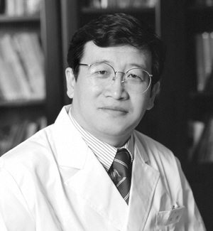 何偉:在農村實施免費校車制度 何偉:在農村實施免費校車制度