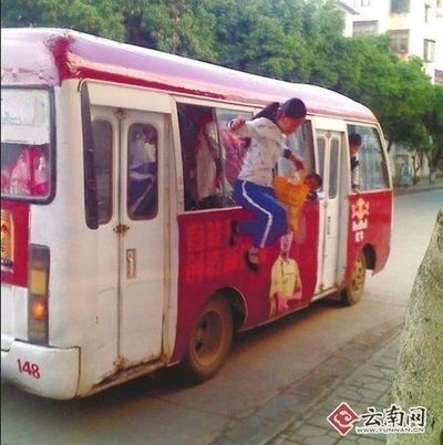 校車高標準Vs現(xiàn)實