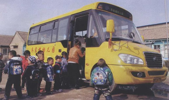 固執(zhí)袁永華 就用好校車