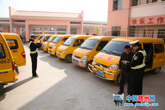 調查：校車安全，期待柳暗花明又一村