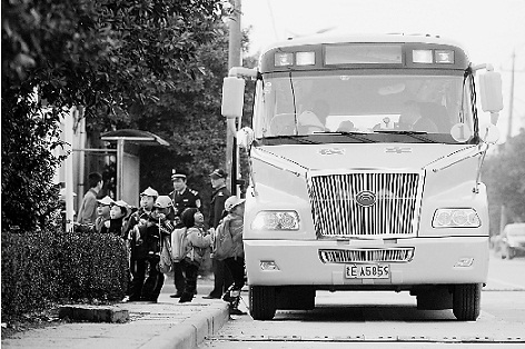 浙江德清：“特權校車”模式成全國范例 大鼻子校車保安全