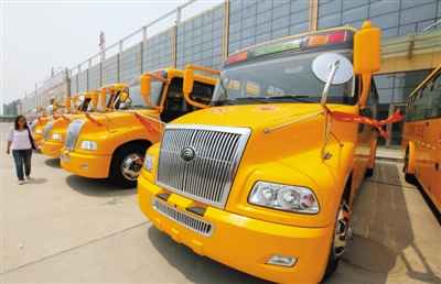 濱州：51臺大鼻子校車陸續抵達