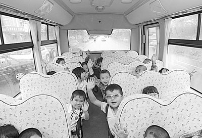 大同渾源縣：坐上大鼻子校車挺安全