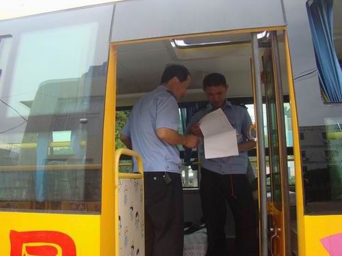 濟南：開展夏季校車檢查整治 確保學生乘車安全（圖）