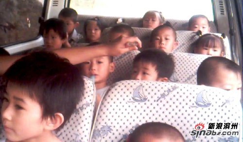 惠民縣:校車超載屢禁不止 惠民縣:校車超載屢禁不止