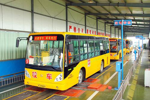 山東臨淄校車安裝“黑匣子” 實現24小時動態監管