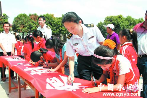 廣西：讓“校船”溫暖民心