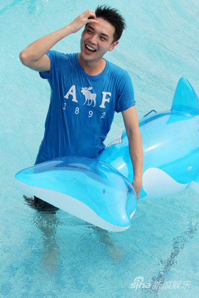 蔡妍霍政諺錄制《全力以赴》助力愛(ài)心公益