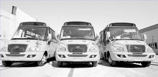 河北青龍：8千農村寄宿制學生有了大鼻子校車