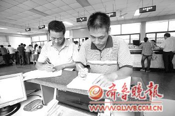 山東日照：一輛合格的校車要過七道檢測關(guān)