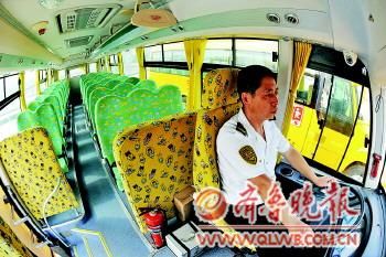 青島黃島開發區：100多個偏遠社區通校車(組圖)