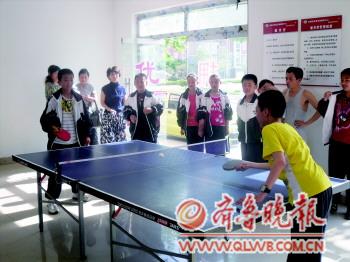 社區(qū)有了“四點(diǎn)半學(xué)校”,家長叫好現(xiàn)在校車開到家門口