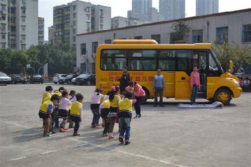 巴南：強化應急救援演練 保障校車運行安全