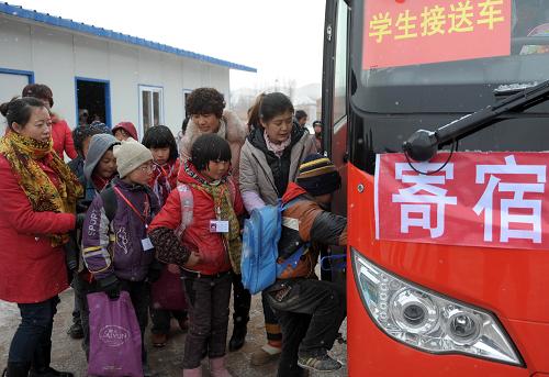 甘肅：寄宿生校車接送全覆蓋