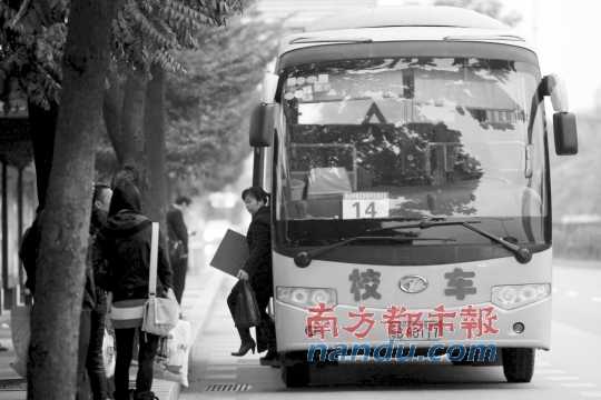 校車停靠點和學生安全引發各方關注。南都記者 趙炎雄 攝