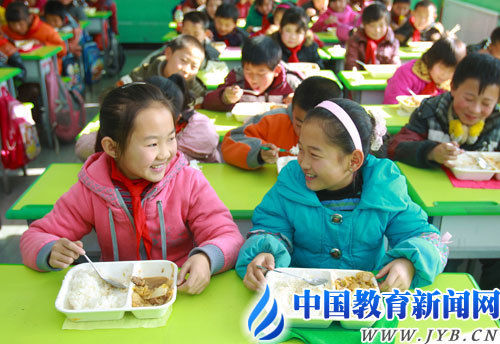 開學(xué)啦！校車、校服、營養(yǎng)餐準(zhǔn)備好了么？