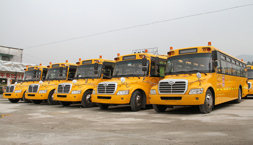 童安牽手海格校車   為廣東學(xué)童鋪就安全之路